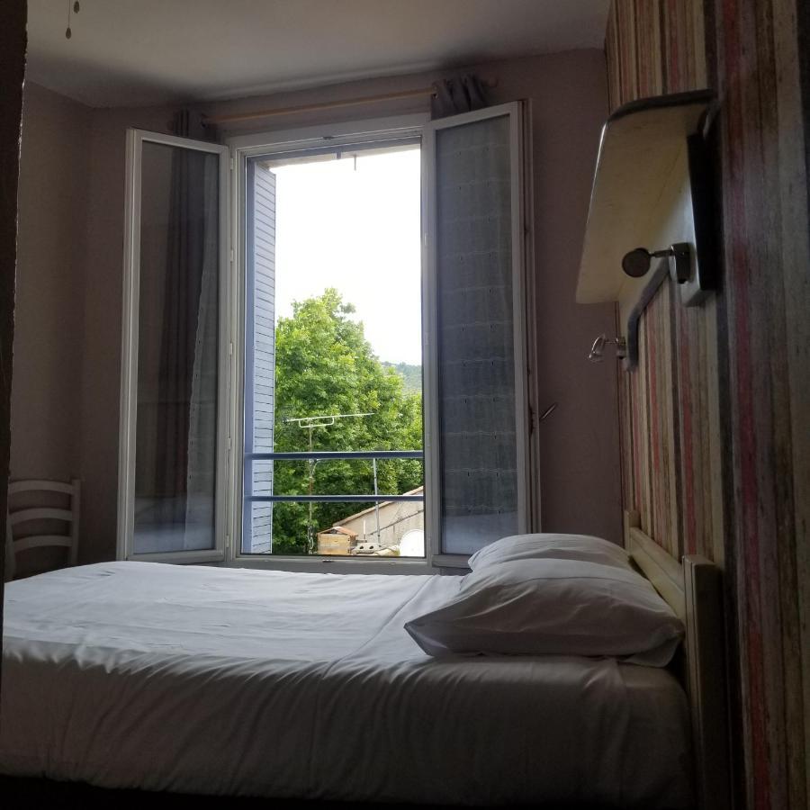 Logis Du Terreau Hotel