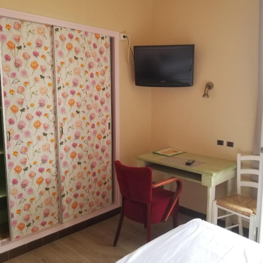 Hotel Logis Du Terreau Manosque