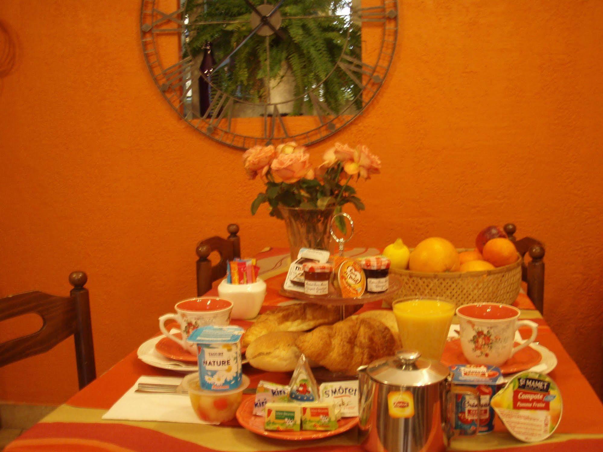 Hotel Logis Du Terreau Manosque